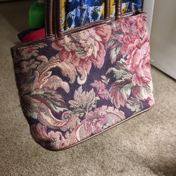 Bueno Floral Tapestry Tote - Pink and Brown - Picture 11 of 14